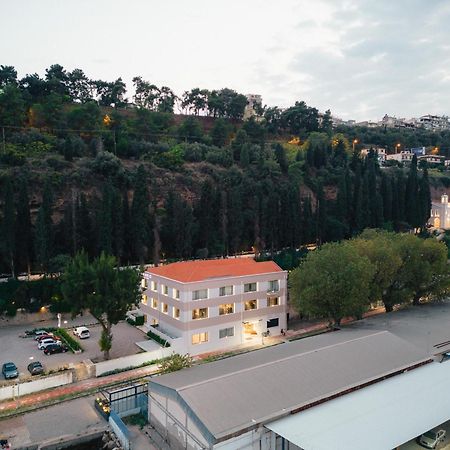 Amario Suites Hotel Aigio Exterior foto