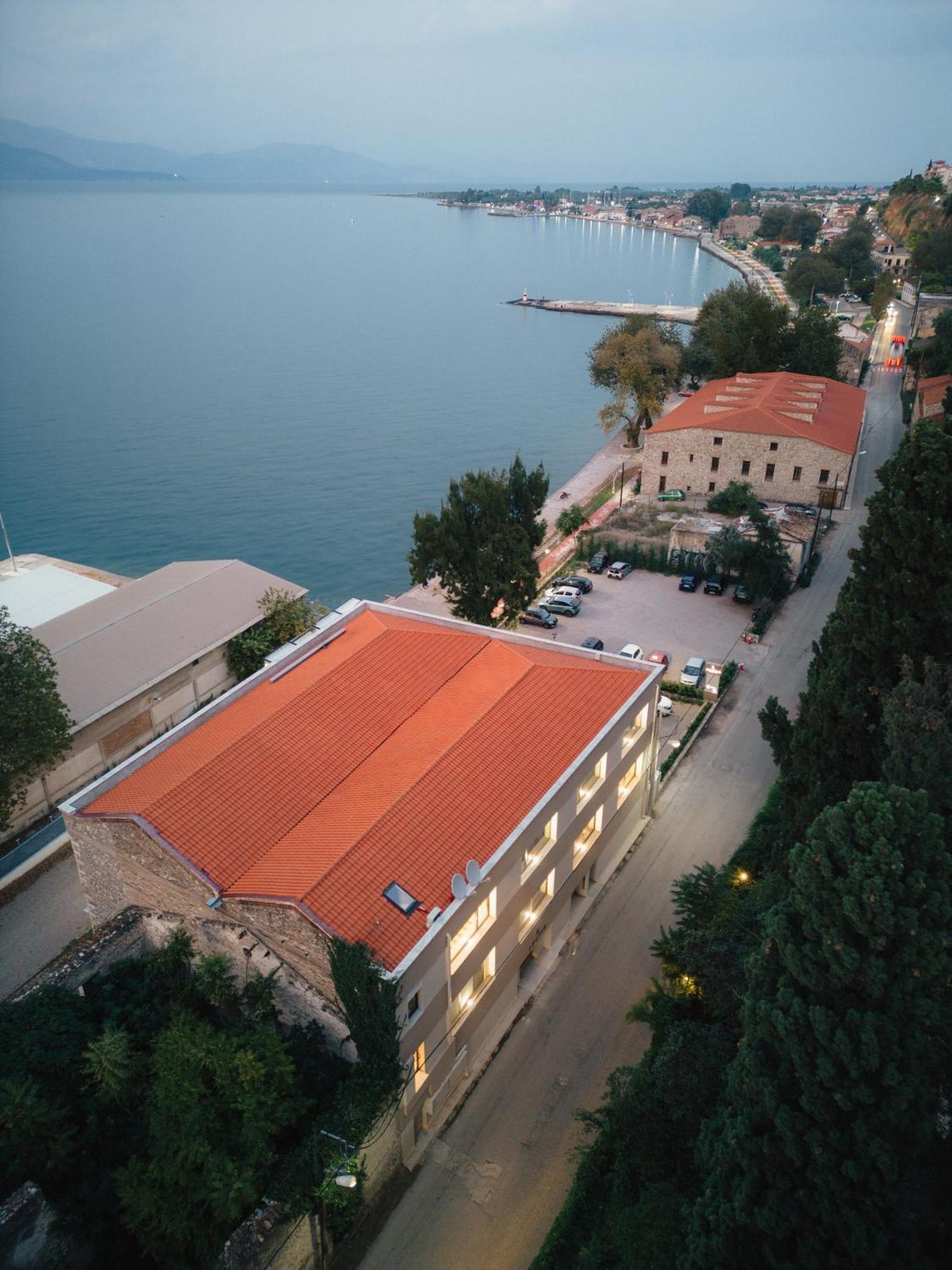 Amario Suites Hotel Aigio Exterior foto