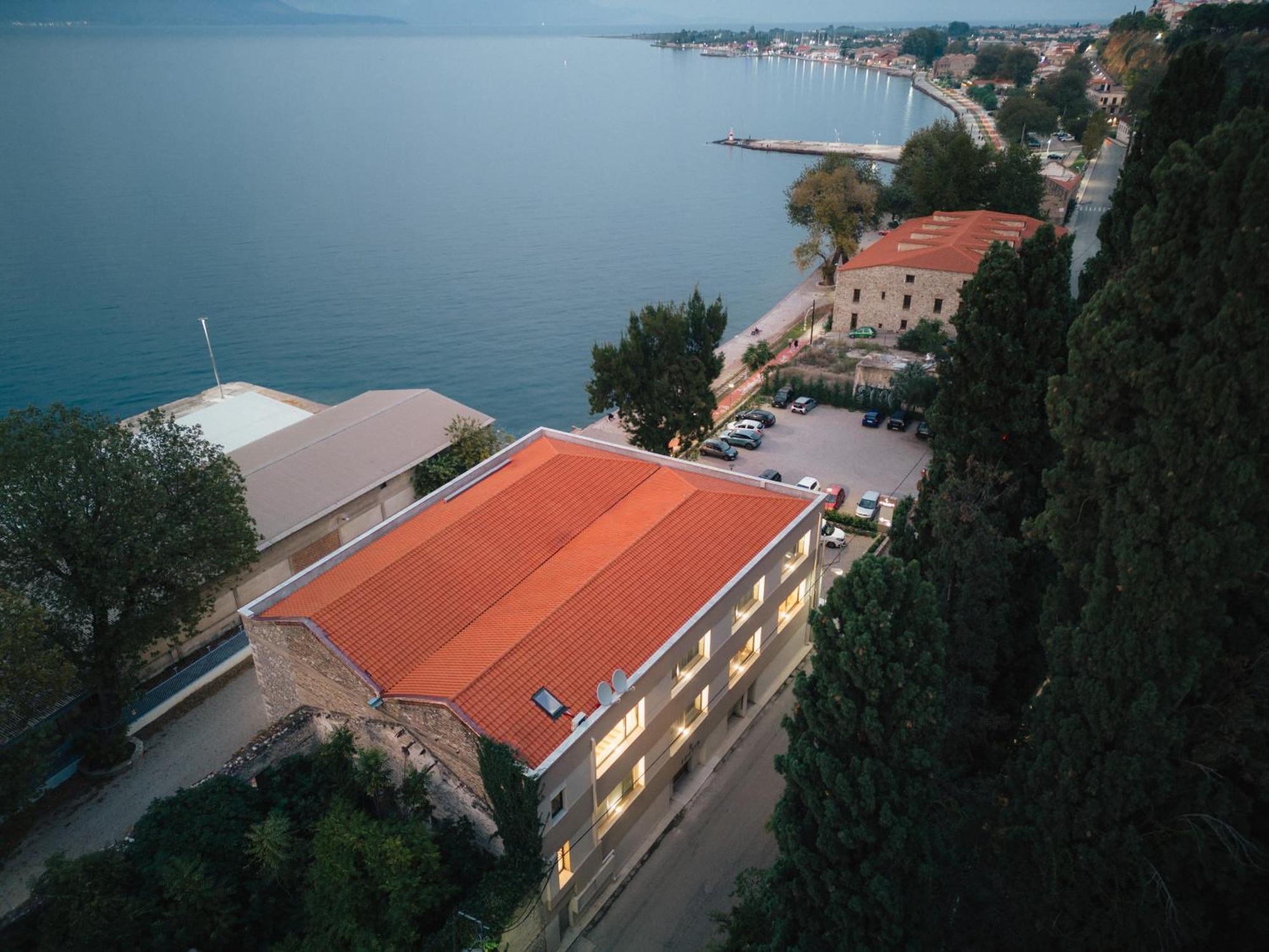 Amario Suites Hotel Aigio Exterior foto